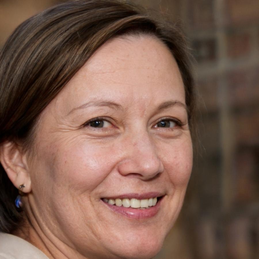 Professional headshot of female financial planning expert